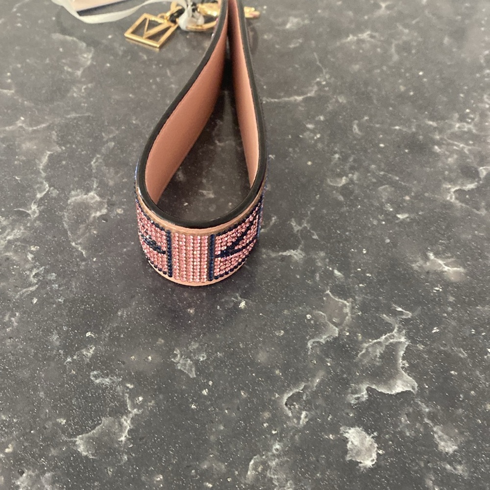 Victoria secret keychain - Picture 4 of 4